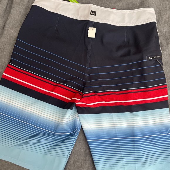 NWT QUICKSILVER Highline Surfsilk Board Shorts - Picture 3 of 4